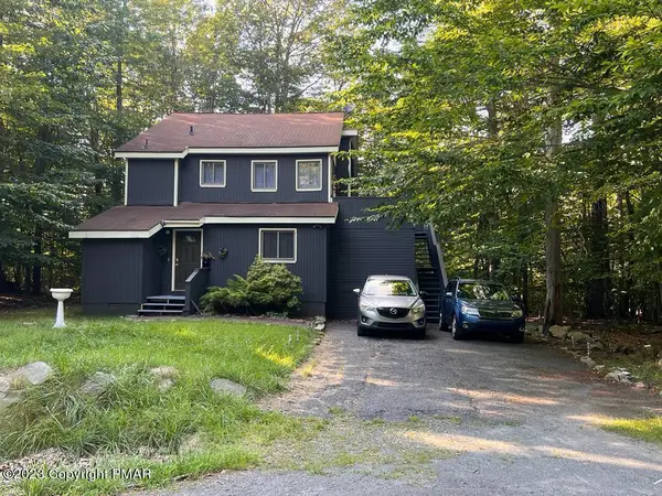 2871 Fairhaven Drive, Tobyhanna, PA 18466