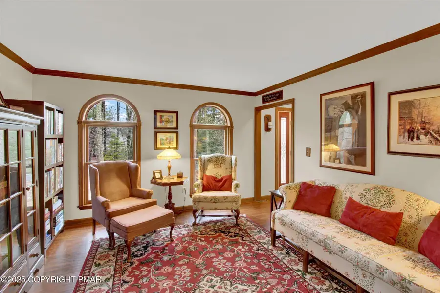 426 Joanne Court, Bartonsville, PA 18321 - Image #2