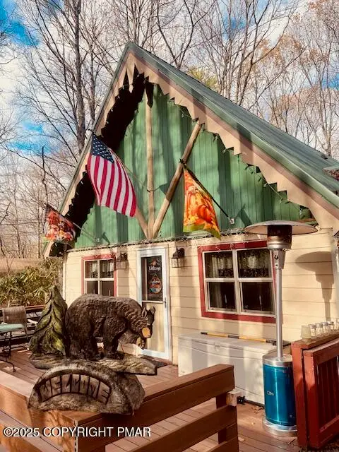 46 Wood Street, Lake Harmony, PA 18624