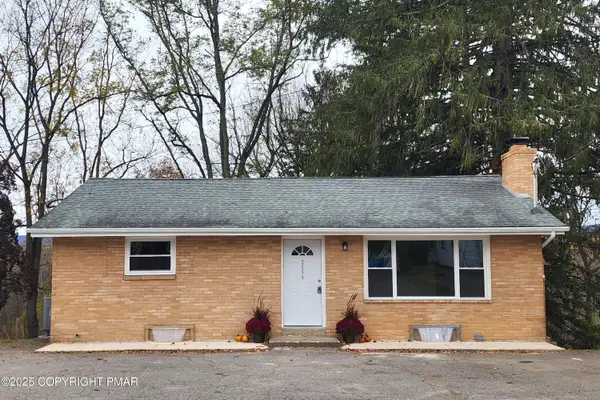 2556 N Delaware Drive, Mount Bethel, PA 18343