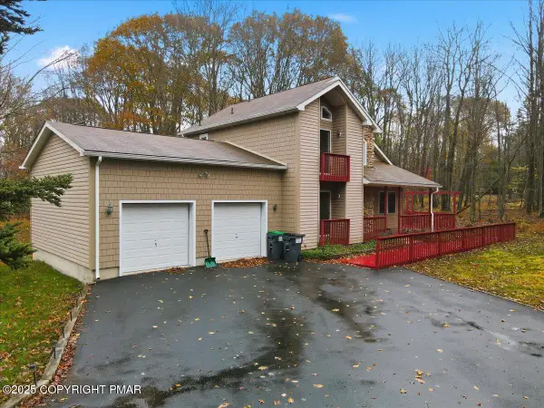 2271 Beaver Circle, Pocono Summit, PA 18346