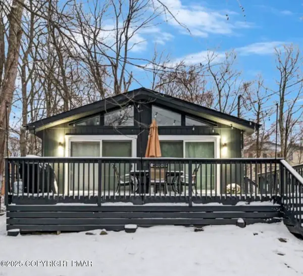 5306 NE Ledgewood Drive, Tobyhanna, PA 18466