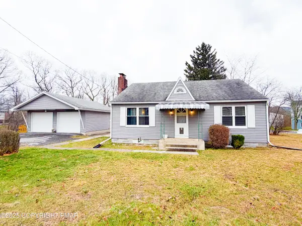 17 Mahoning Drive E, Lehighton, PA 18235