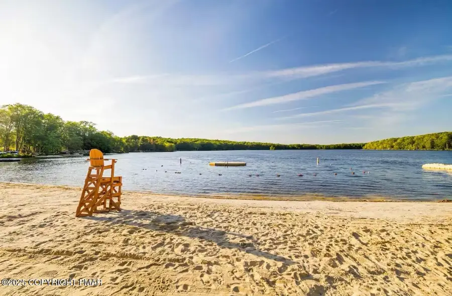 840 Sunset Drive, Clifton Township, PA 18424 - Image #3