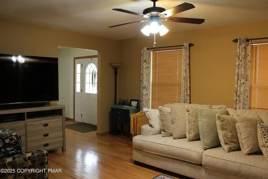 109 Blue Bird Way, East Stroudsburg, PA 18302 - #3