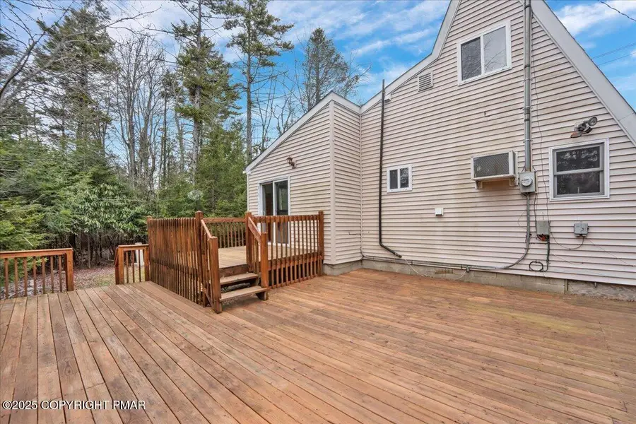 397 Scotch Pine Drive, Pocono Summit, PA 18346 - Image #3