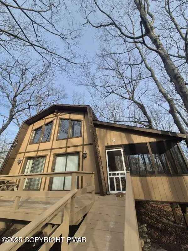 191 Saunders Drive, Bushkill, PA 18324