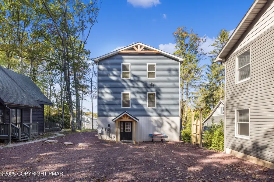 24 Lakeview Drive, Lake Harmony, PA 18624 - Image #3