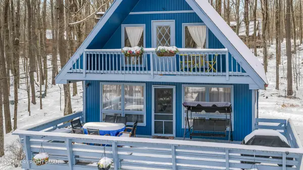 107 W Creek View Drive, Clifton Township, PA 18424