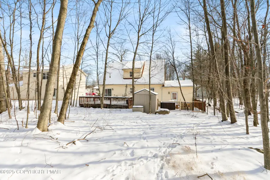 462 Country Place Drive, Tobyhanna, PA 18466 - Image #2
