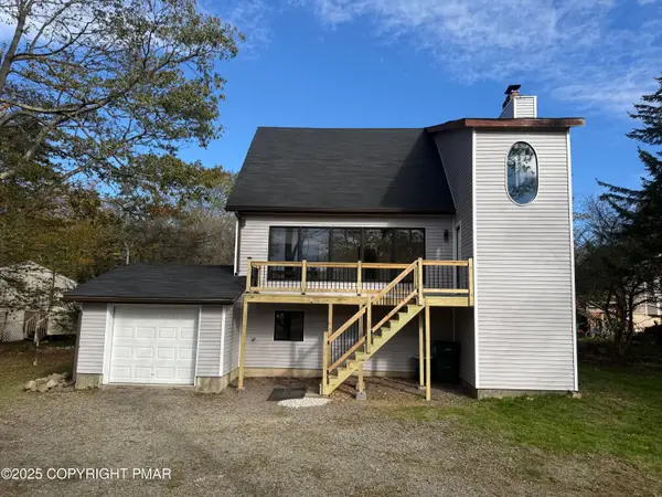 215 Greenbriar Circle, Tobyhanna, PA 18466