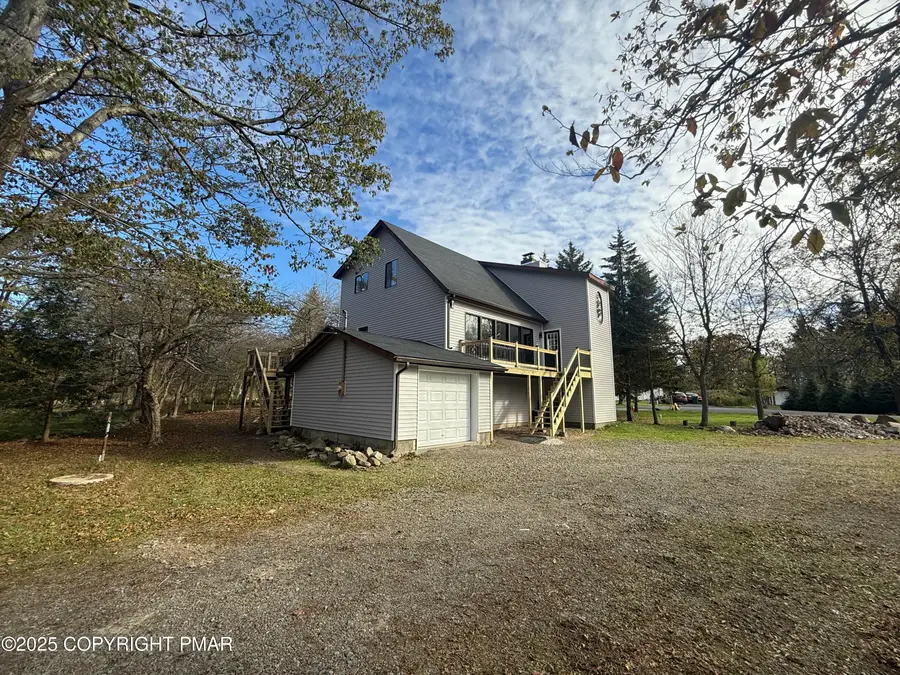 215 Greenbriar Circle, Tobyhanna, PA 18466 - Image #3