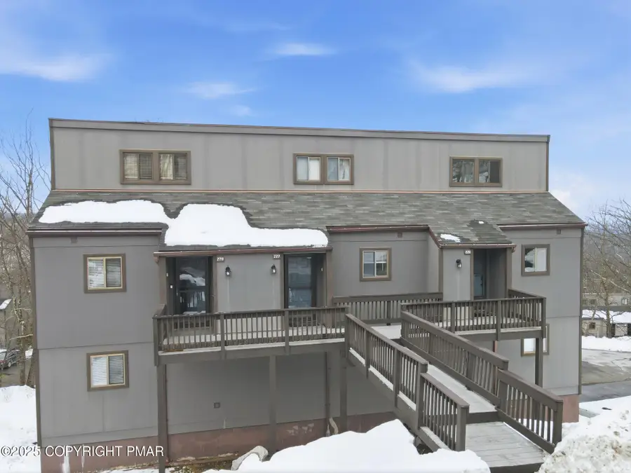 227 Cross Country Lane, Tannersville, PA 18372 - Image #2