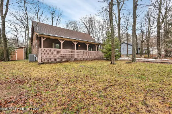 7515 Crestview Drive, Tobyhanna, PA 18466