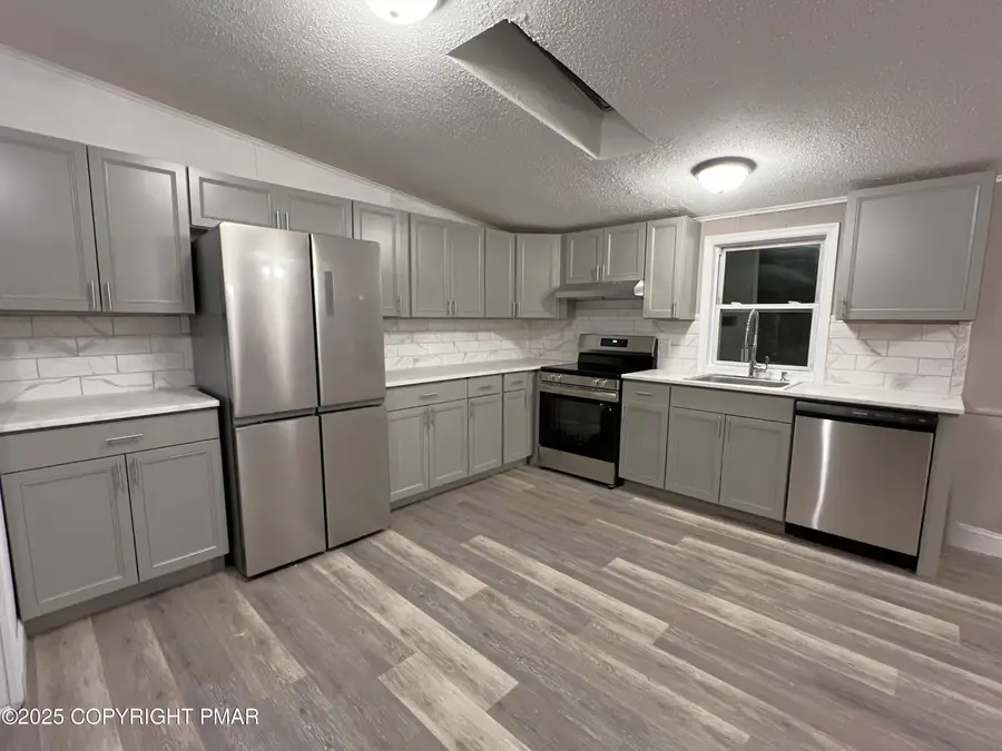 655 Long Mountain Road, Effort, PA 18330 - Image #3