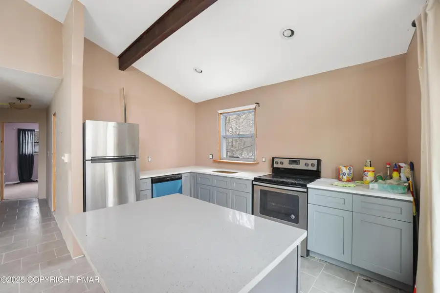 765 Country Place Drive, Tobyhanna, PA 18466 - Image #3