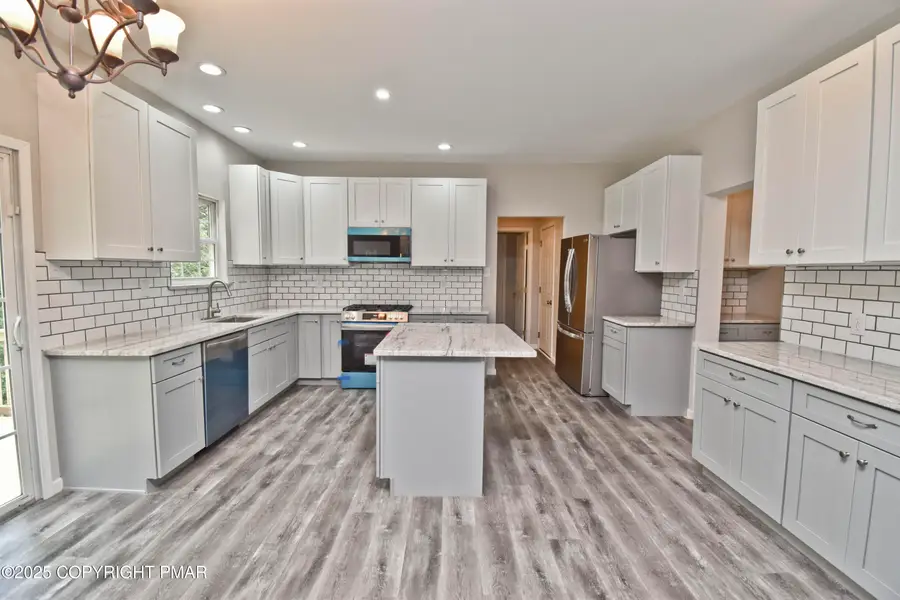 557 Marco Way, East Stroudsburg, PA 18302 - Image #2