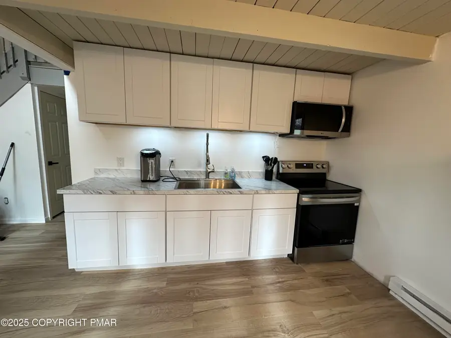 838 Country Place Drive, Tobyhanna, PA 18466 - Image #2