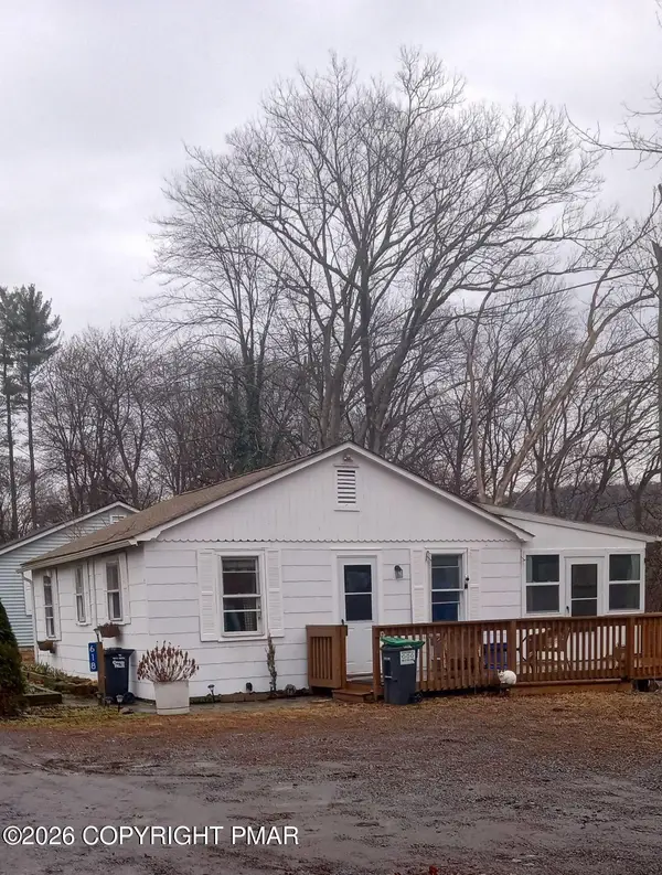 618 Mccabe Lane, Stroudsburg, PA 18360