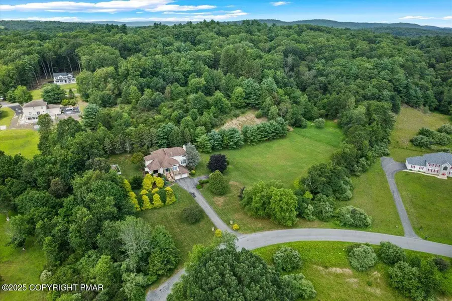 648 Marion Lane, Brodheadsville, PA 18322 - Image #3