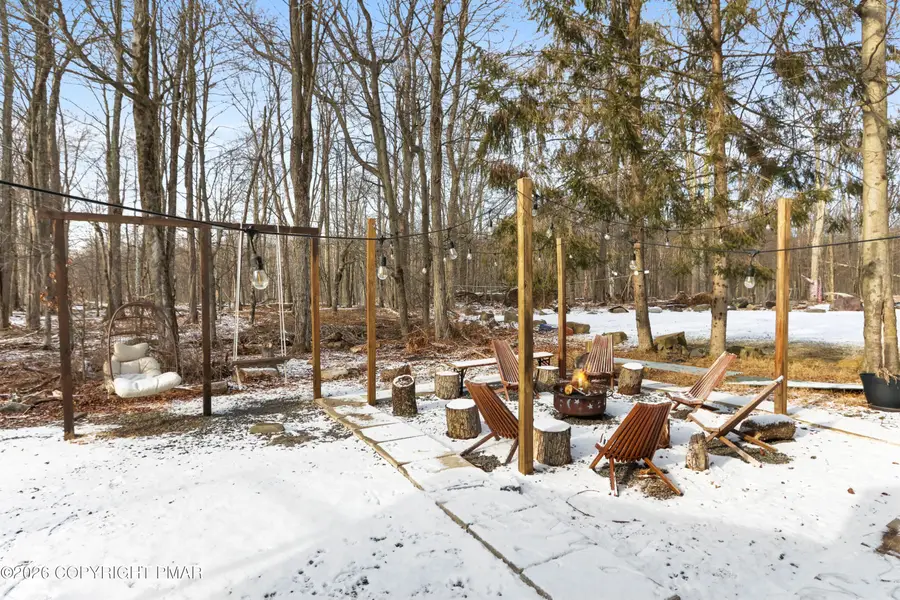 939 Country Place Drive, Tobyhanna, PA 18466 - Image #2