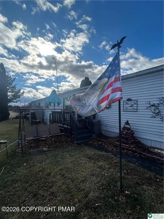 285 Greenbriar Drive S, Bath, PA 18014 - Image #2