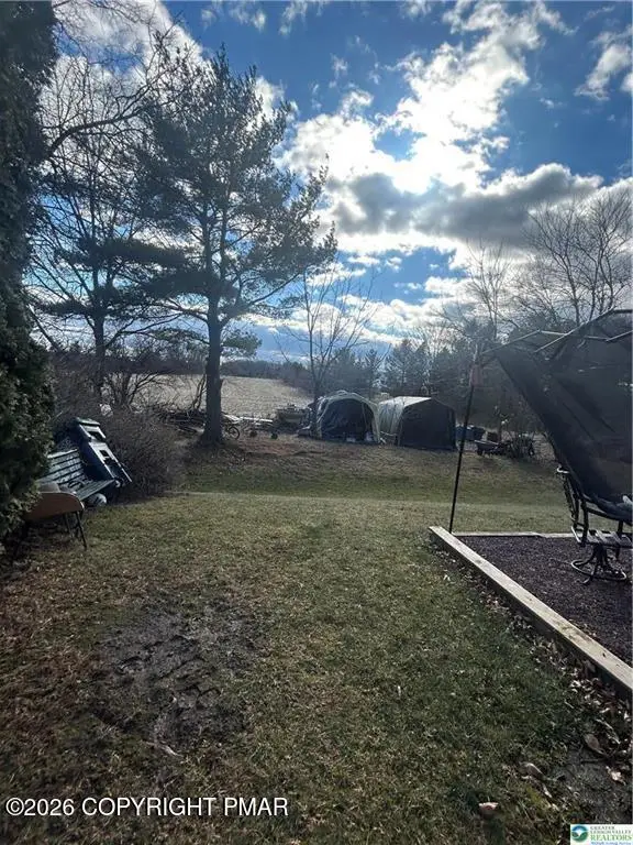 285 Greenbriar Drive S, Bath, PA 18014 - Image #3