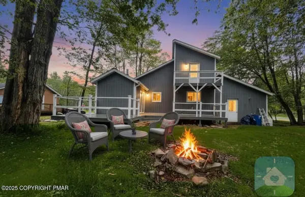 1225 Country Place Drive, Tobyhanna, PA 18466