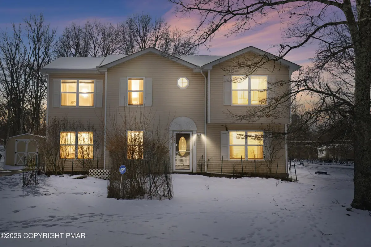 127 Simmons Place, Bushkill, PA 18324 - Image #1