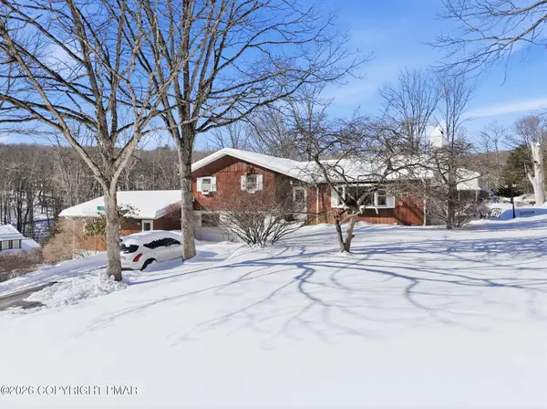 107 Applewood Drive, Swiftwater, PA 18370