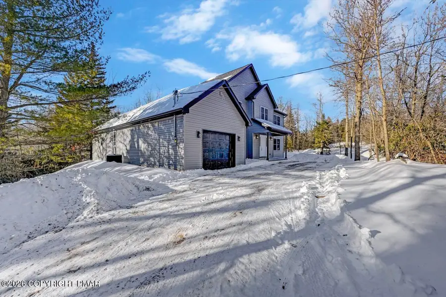 684 Minsi Trl Trail E, Long Pond, PA 18334 - Image #3