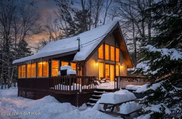 102 King Arthur Road, Pocono Lake, PA 18347