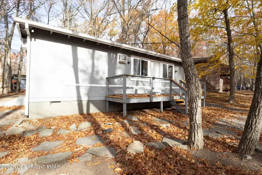 17 Hilltop Circle, East Stroudsburg, PA 18302 - #2