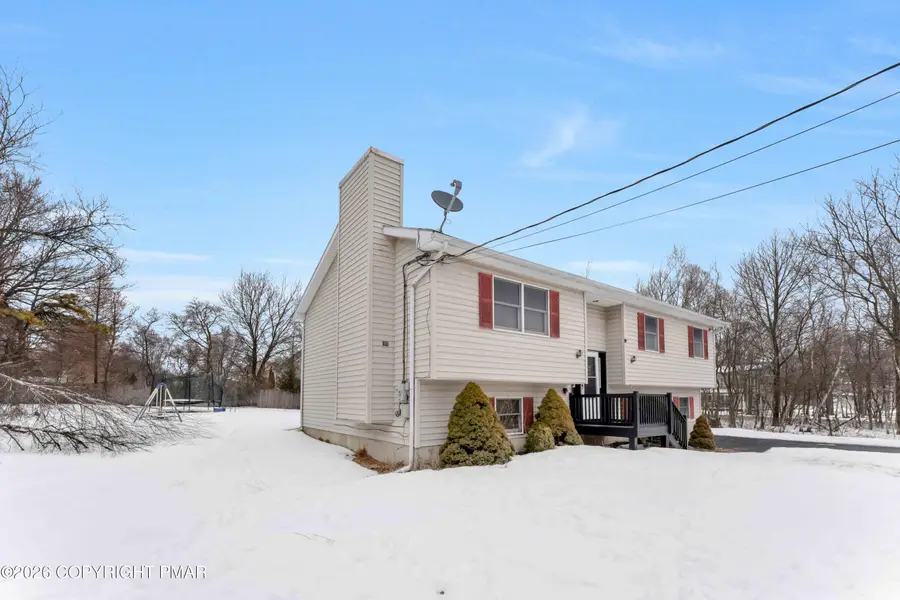 2083 Sun Valley Drive, Blakeslee, PA 18610 - #2