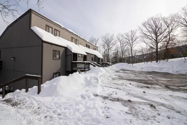 39 Slalom Way, Tannersville, PA 18372