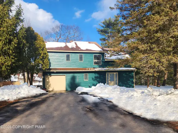 402 Shiny Mountain Court, Greentown, PA 18426