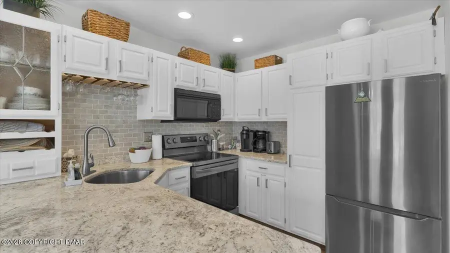 22 Mountainwoods Drive, Lake Harmony, PA 18624 - #2