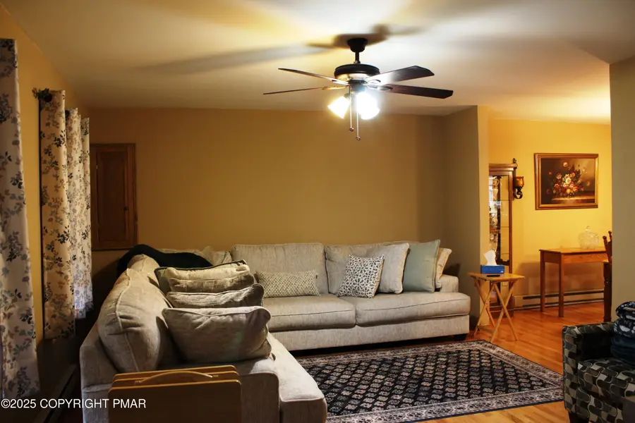 109 Blue Bird Way, East Stroudsburg, PA 18302 - #2