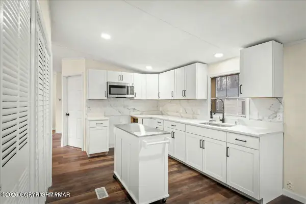 2549 Lynnwood Drive, East Stroudsburg, PA 18302