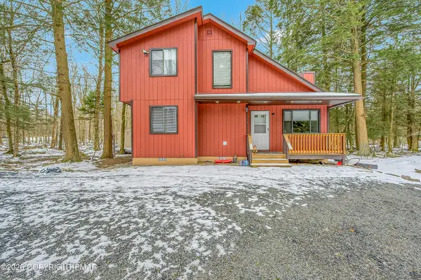 1027 Valley Road, Newfoundland, PA 18445