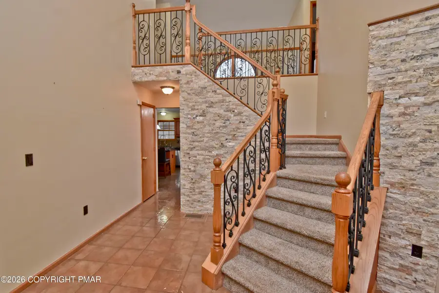 131 Canterbury Road, Bushkill, PA 18324 - #2