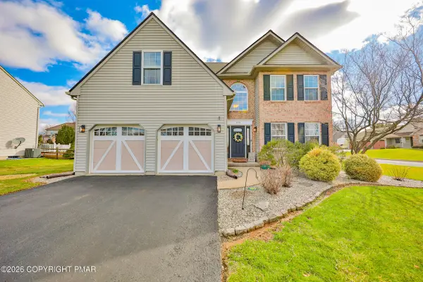 1551 Thornwood View N, Easton, PA 18040