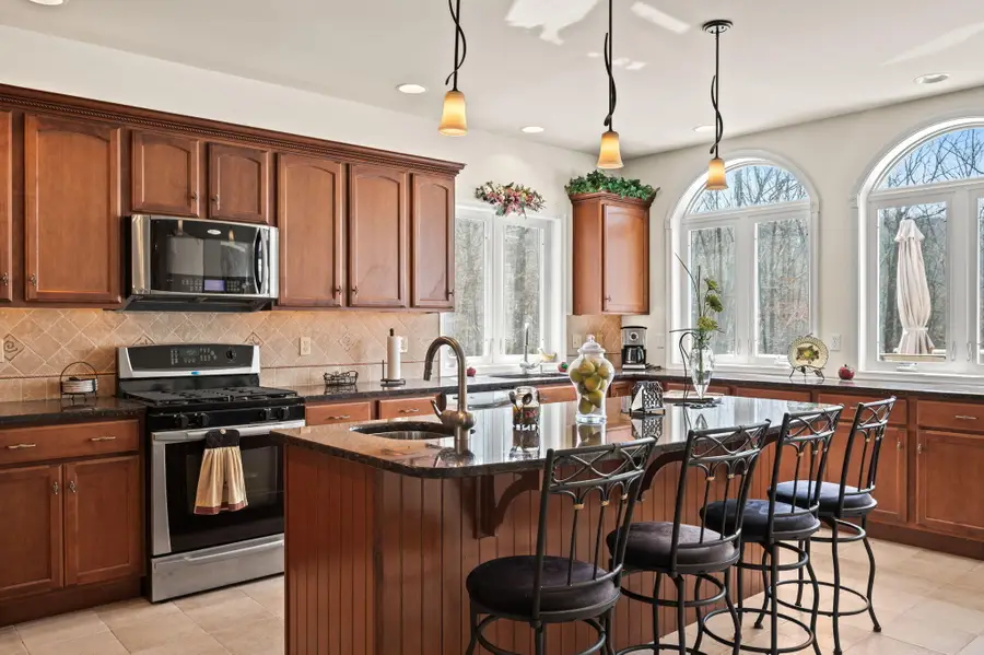 8 Kickapoo Drive, Hazle, PA 18202 - #2