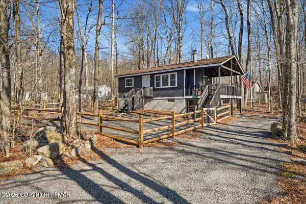 105 Choctaw Drive, Pocono Lake, PA 18347