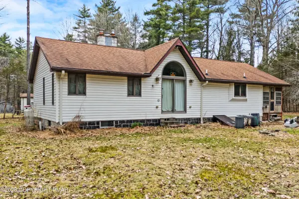 23 Shot Gun Trail, Gouldsboro, PA 18424