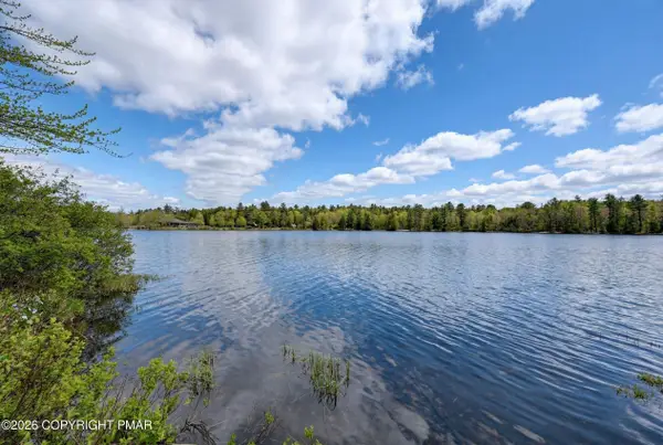 6174 Lakeview Drive, Pocono Pines, PA 18350