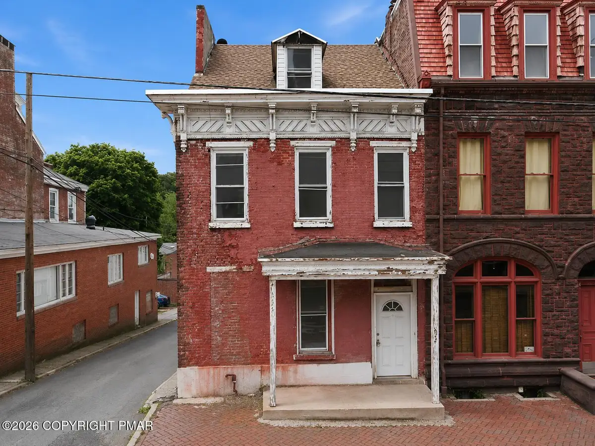 622 Mahantongo Street, Pottsville, PA 17901 - #1