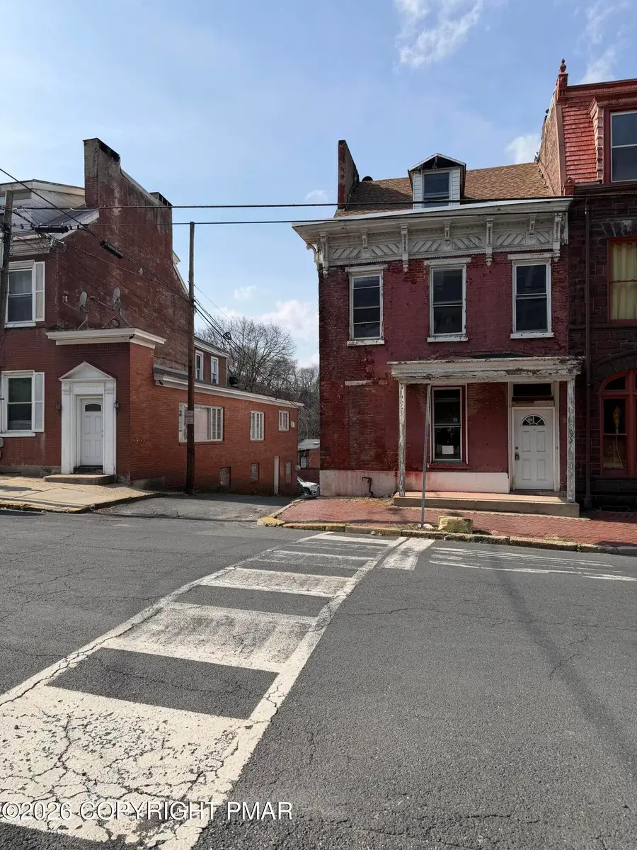 622 Mahantongo Street, Pottsville, PA 17901 - #3