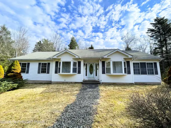 238 Minsi Trail W, Long Pond, PA 18334