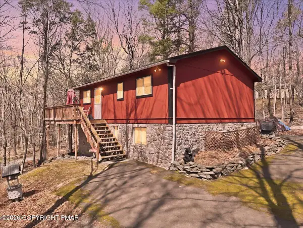 150 Tanglewood Drive, Greentown, PA 18426